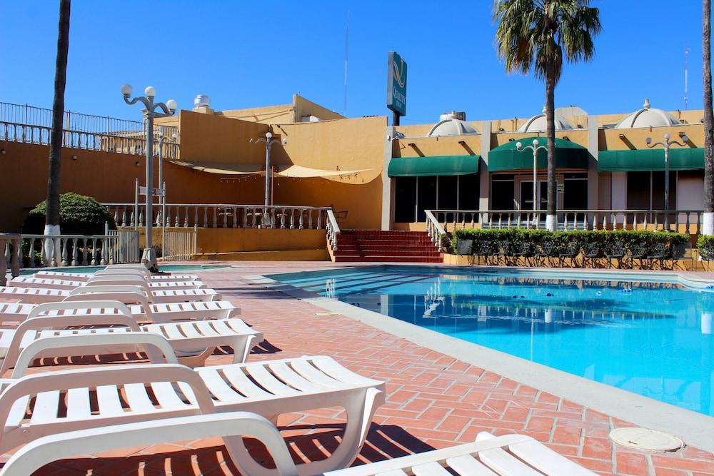 Quality Inn Piedras Negras Eksteriør bilde