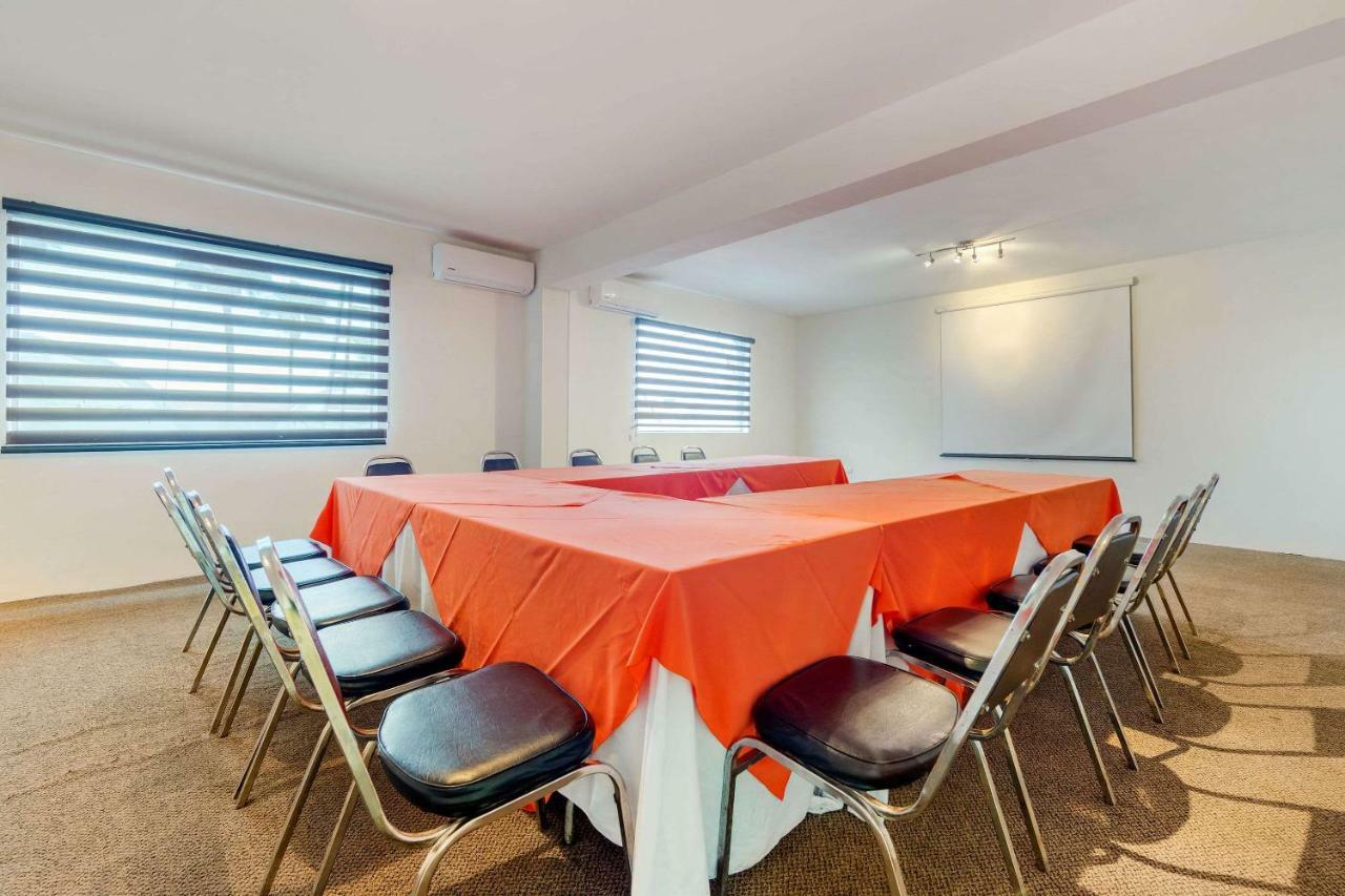 Quality Inn Piedras Negras Eksteriør bilde